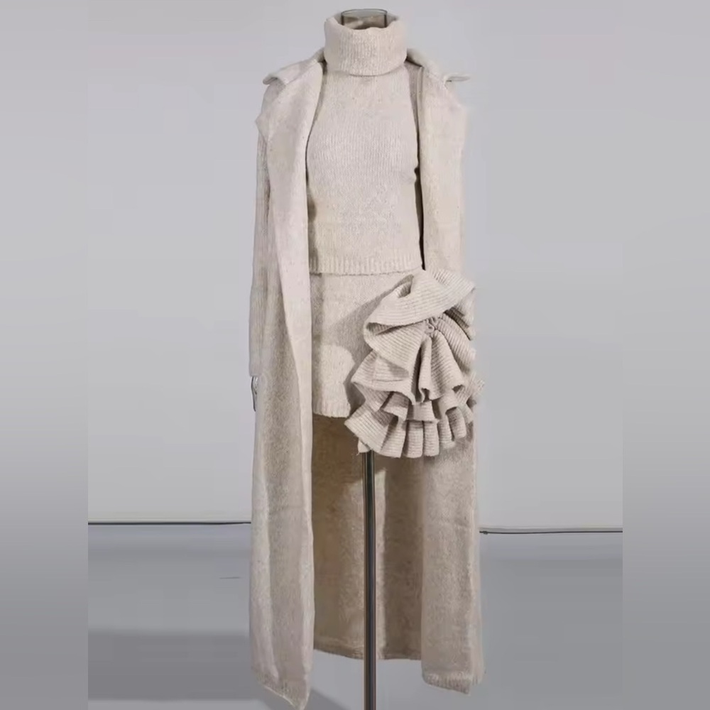 NEW $295 Tres Roe Three Piece Cream Sweater Set - Picture 4 of 10